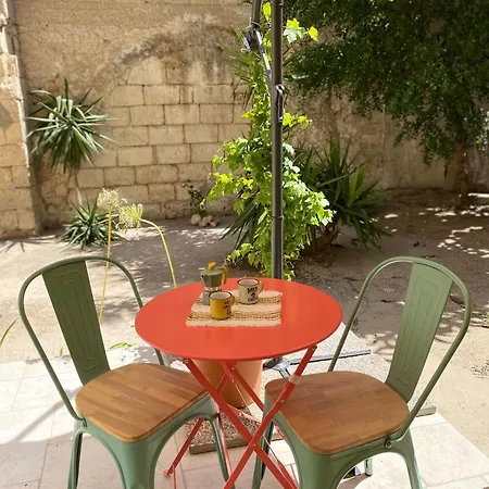 Aletheia Apartment *